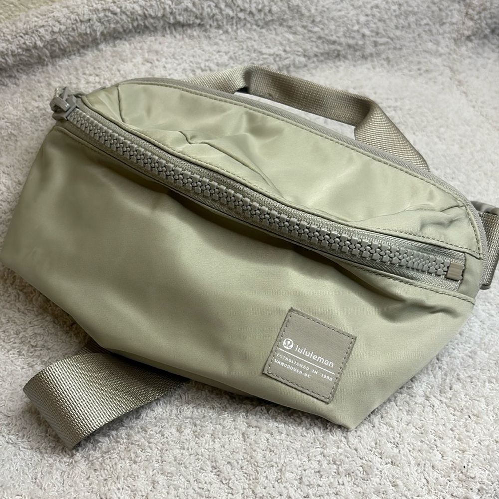 lululemon athletica Sage Green Crossbody / Waist Bag